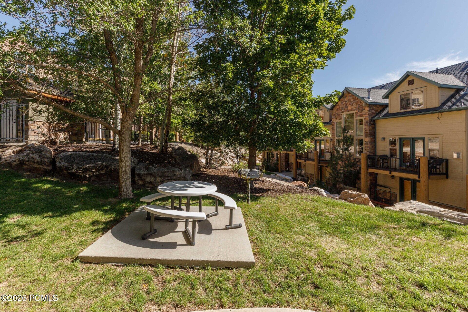 3562 N Fox Drive Unit 403