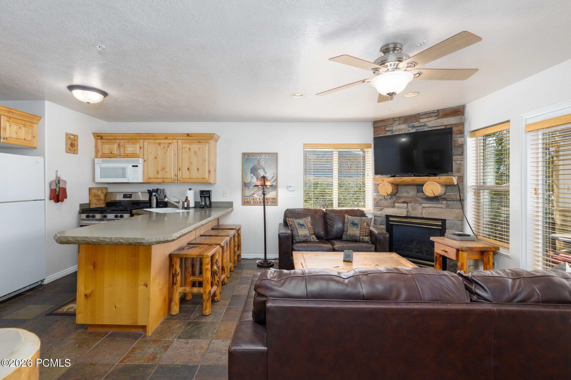 3562 N Fox Drive Unit 403