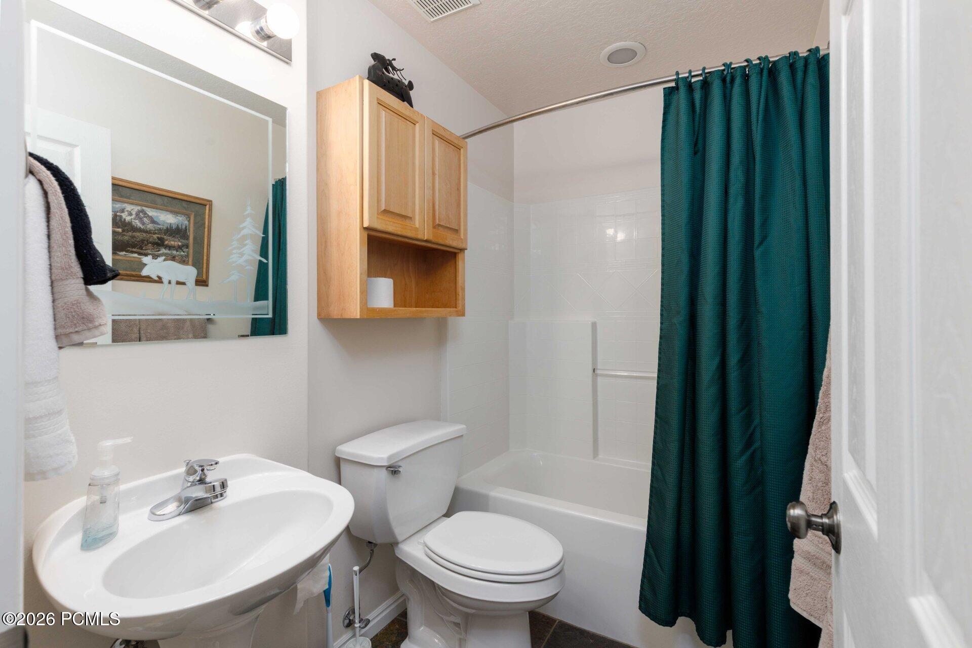 3562 N Fox Drive Unit 403