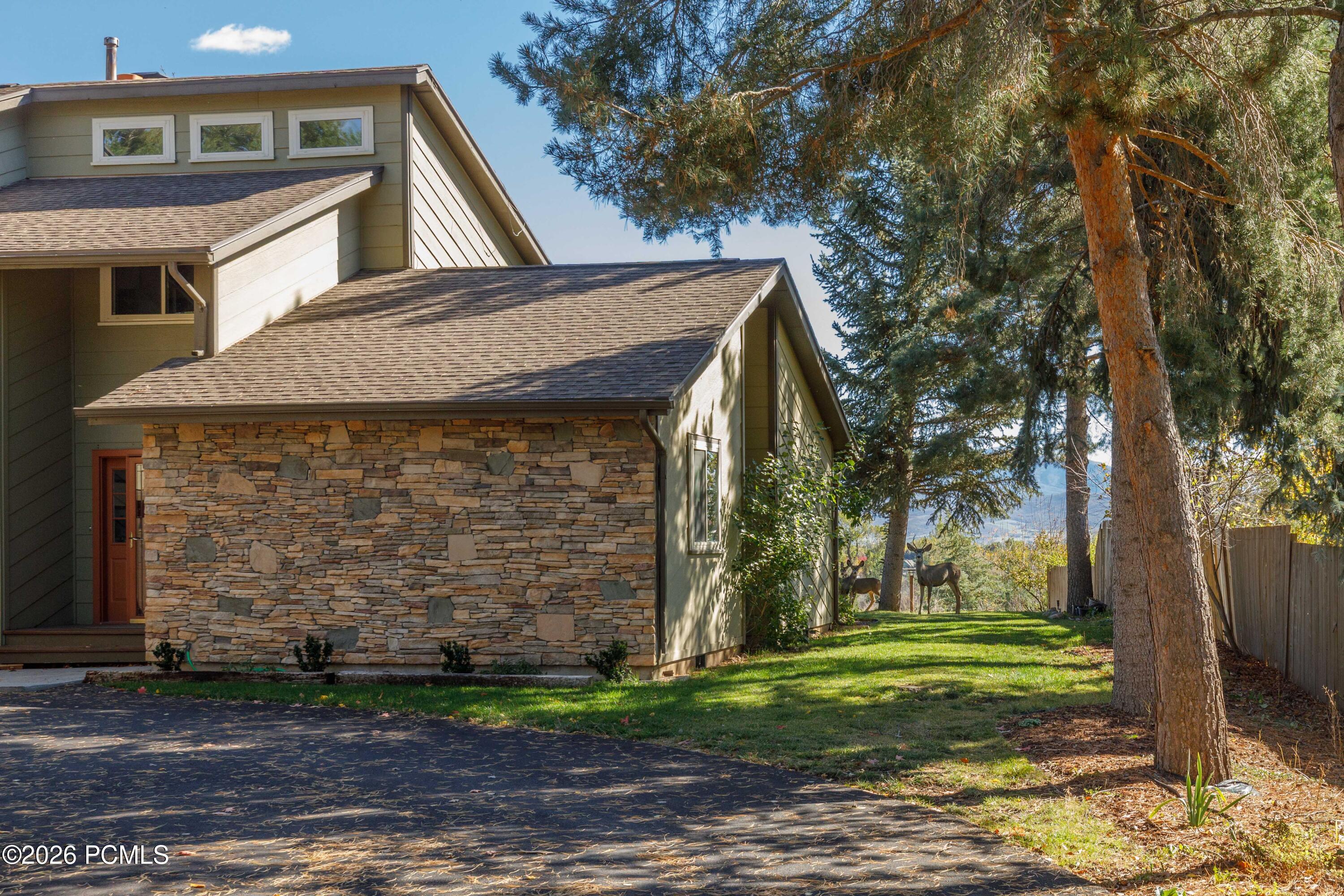 4573 E Fuller Drive