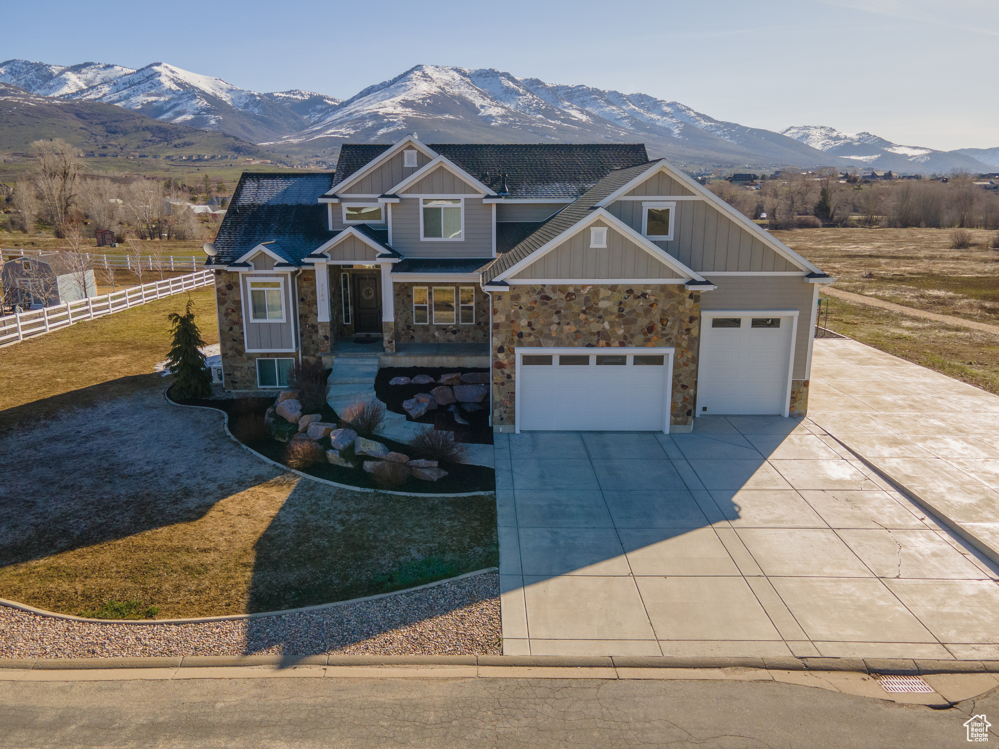 3784 N RIVERS EDGE RD