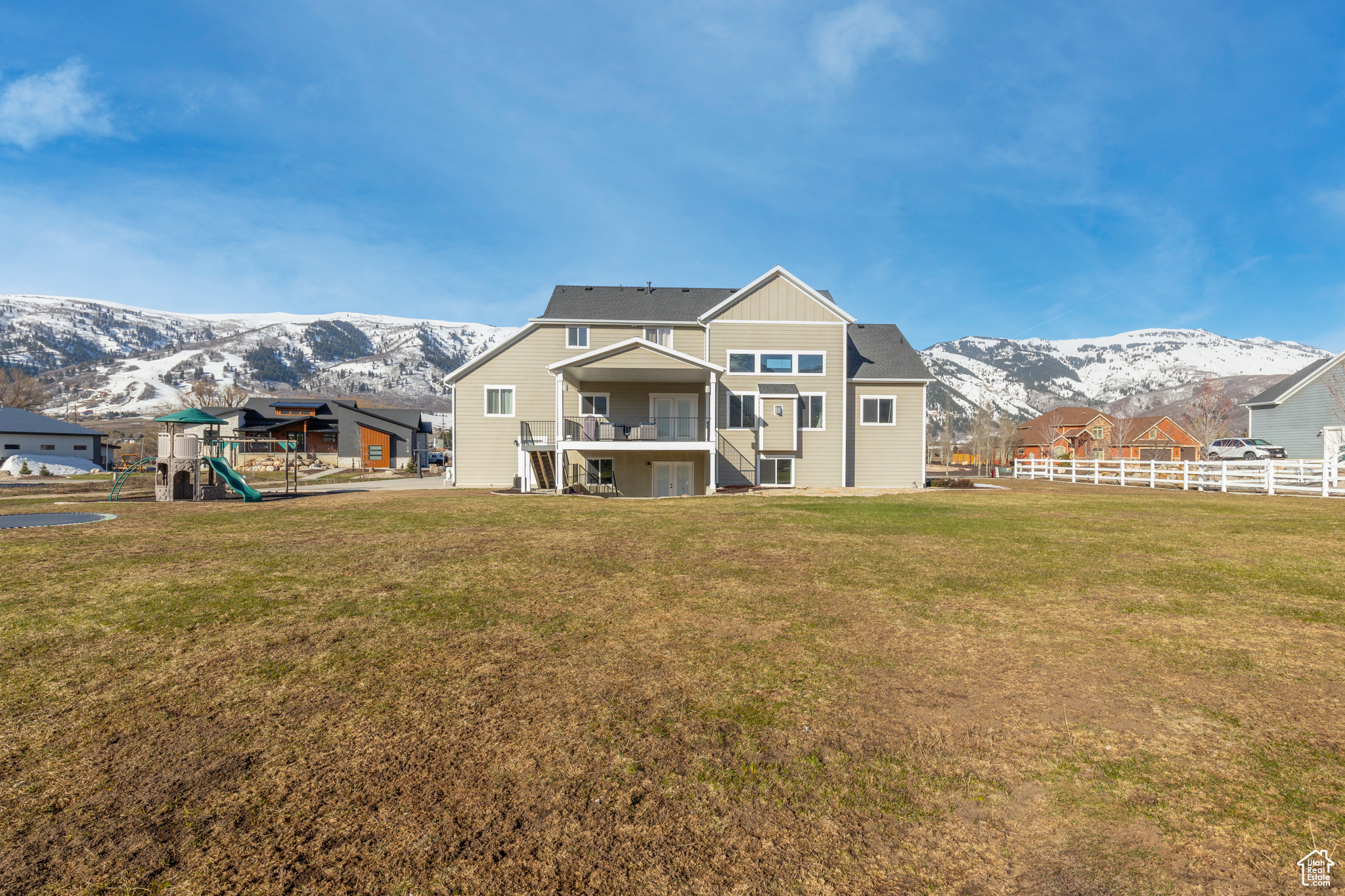 3784 N RIVERS EDGE RD