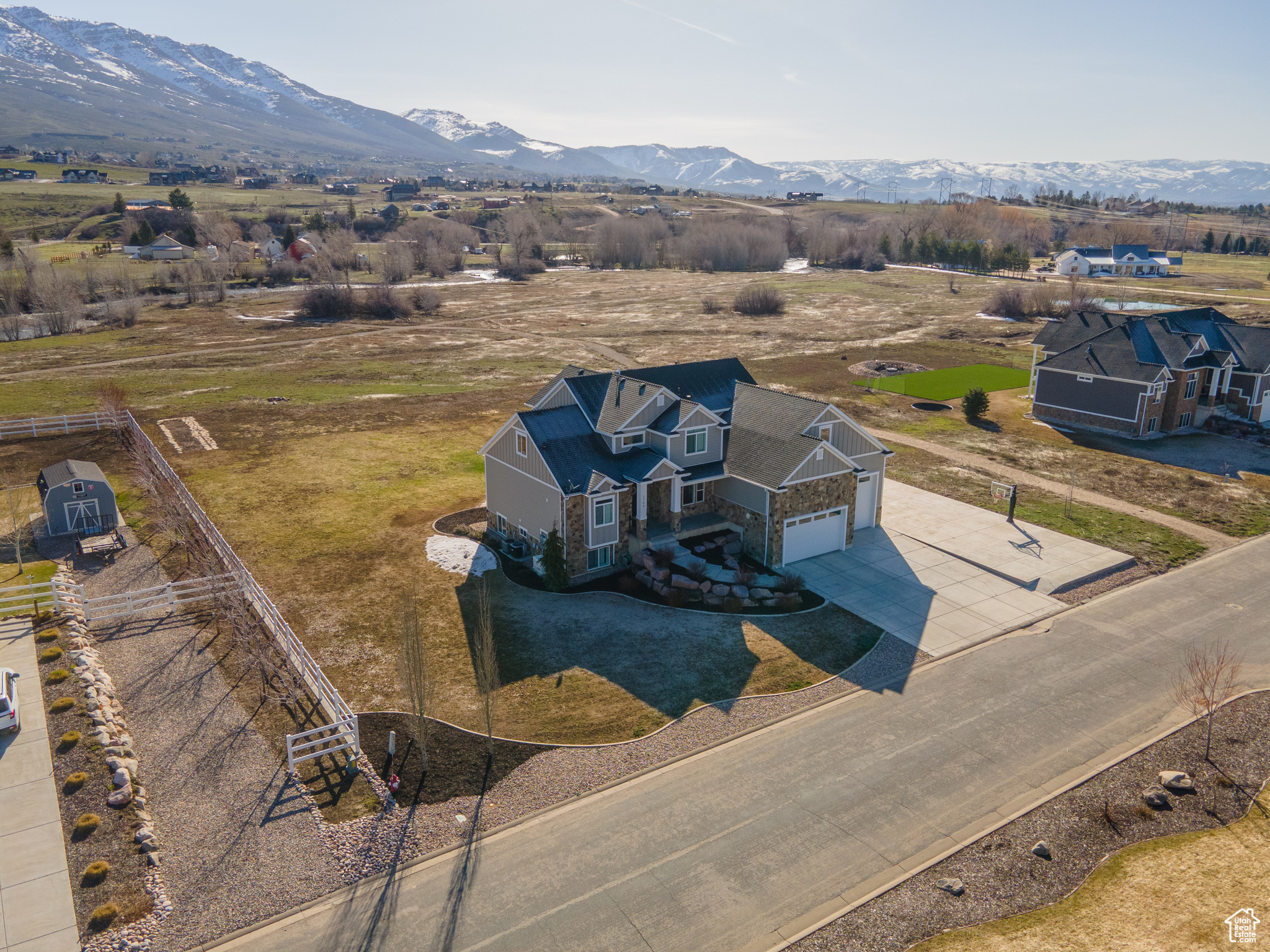 3784 N RIVERS EDGE RD