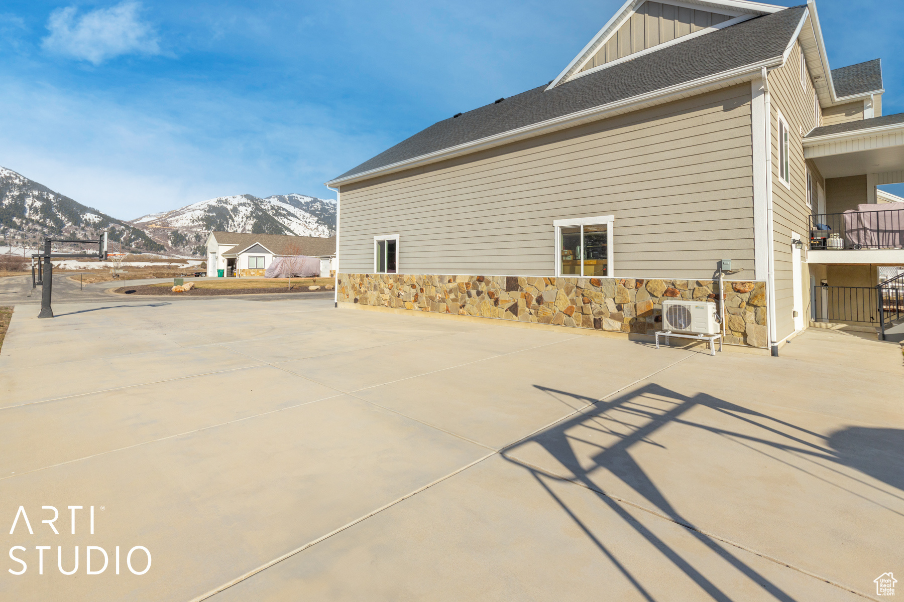 3784 N RIVERS EDGE RD