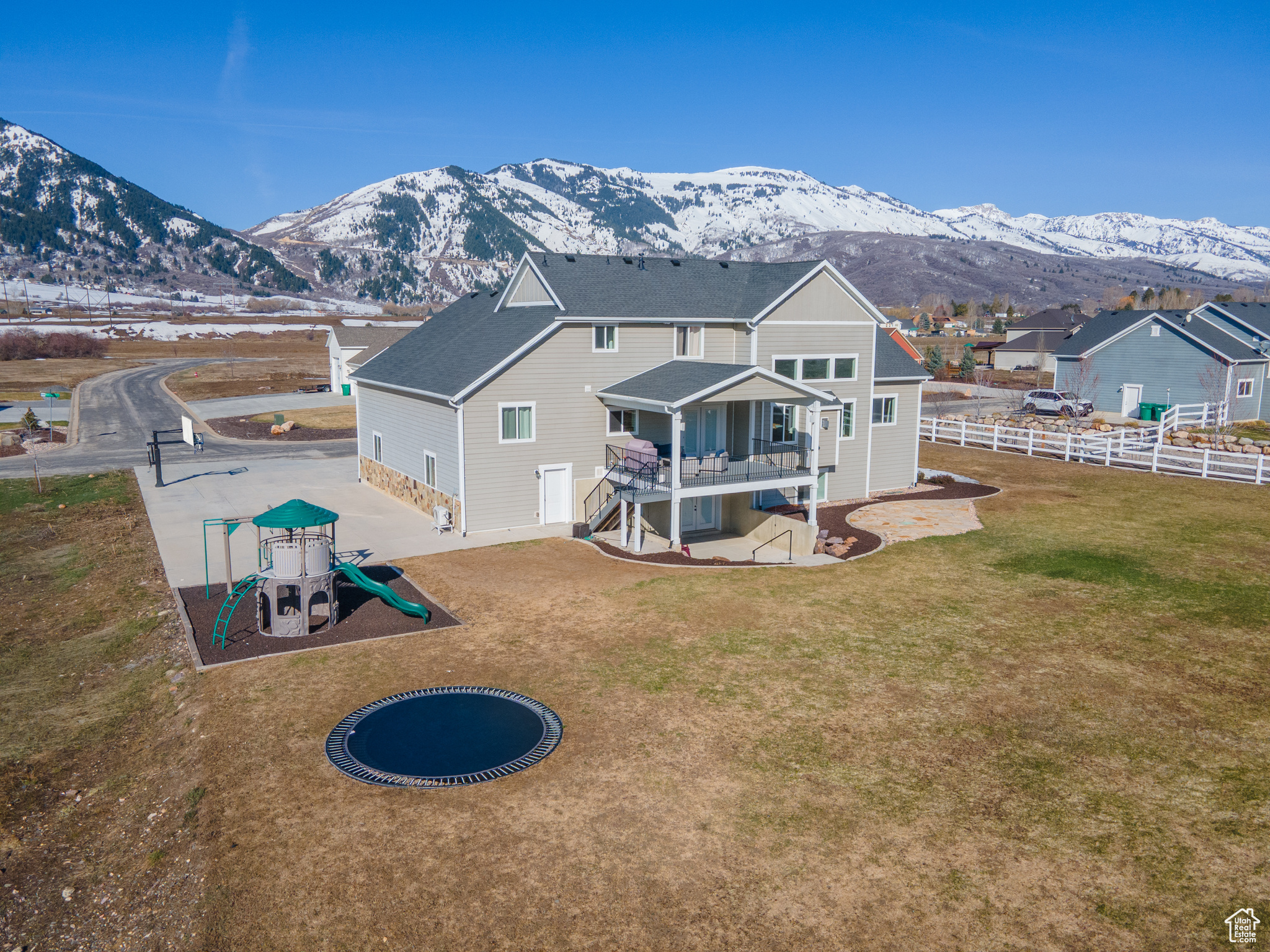 3784 N RIVERS EDGE RD