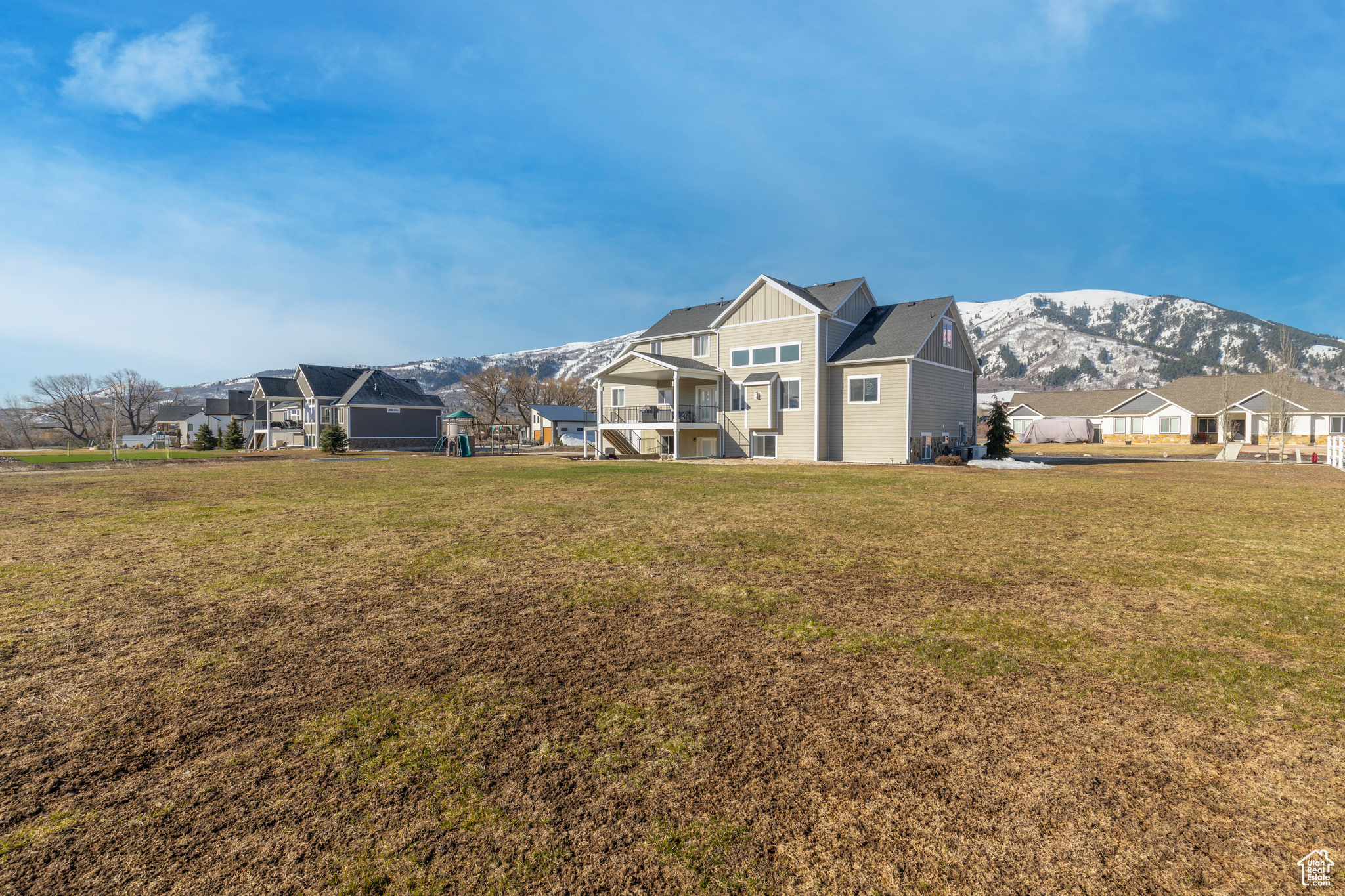 3784 N RIVERS EDGE RD