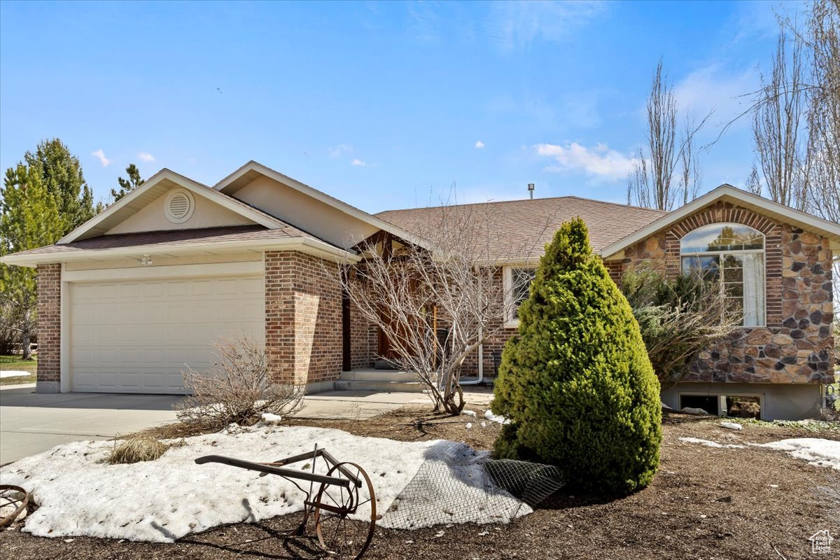4417 E EDEN HILLS DR