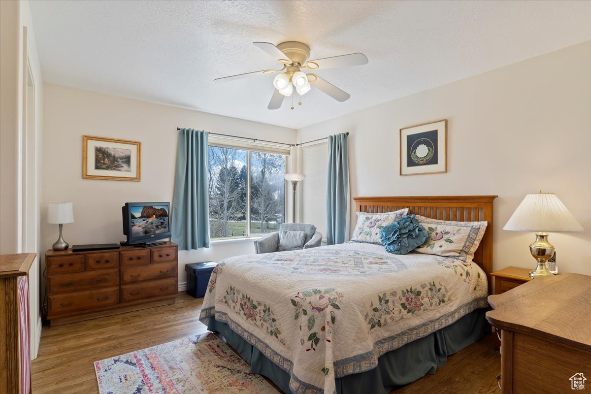 4417 E EDEN HILLS DR