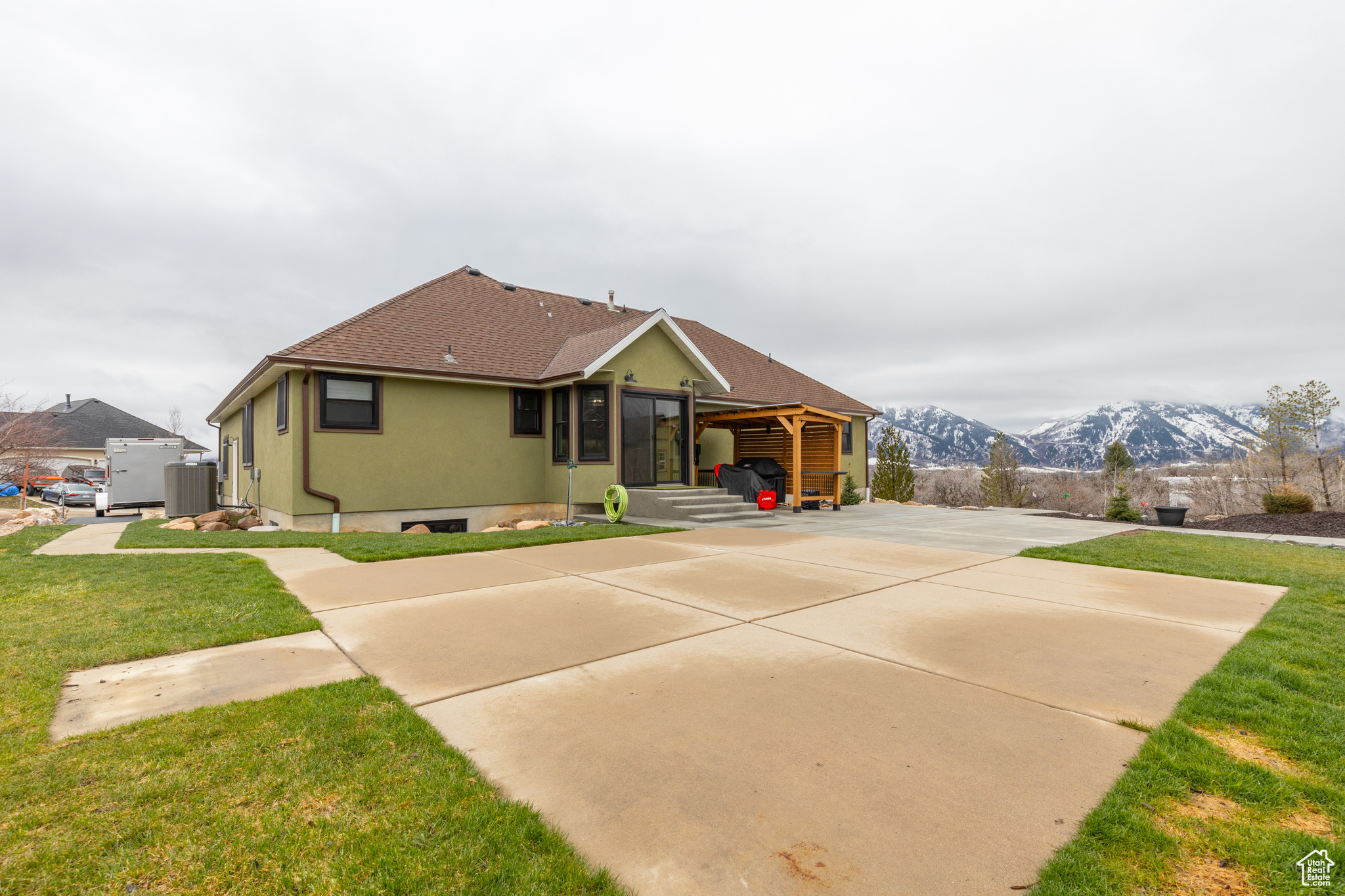5108 N WOLF RIDGE CIR