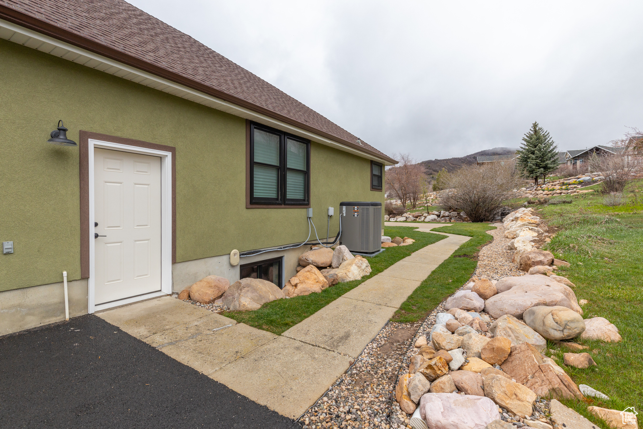 5108 N WOLF RIDGE CIR