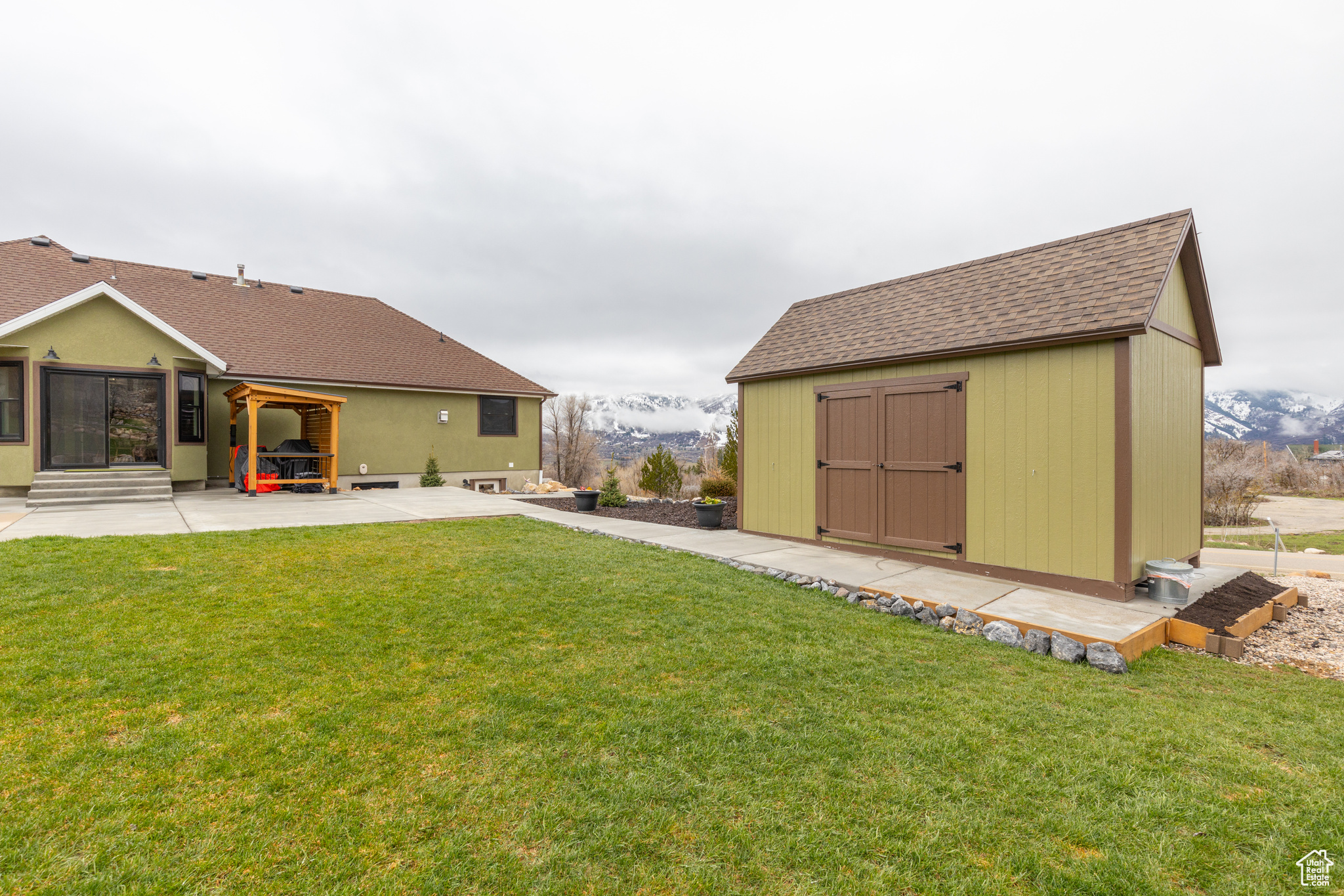 5108 N WOLF RIDGE CIR