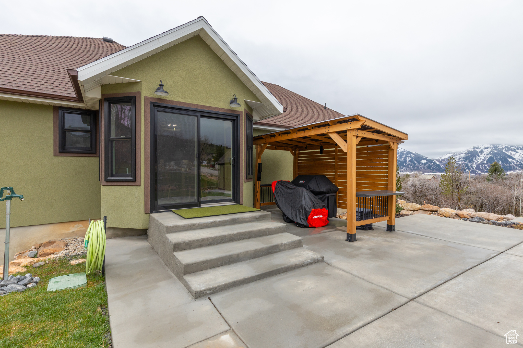 5108 N WOLF RIDGE CIR