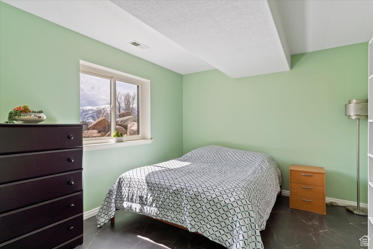 5108 N WOLF RIDGE CIR