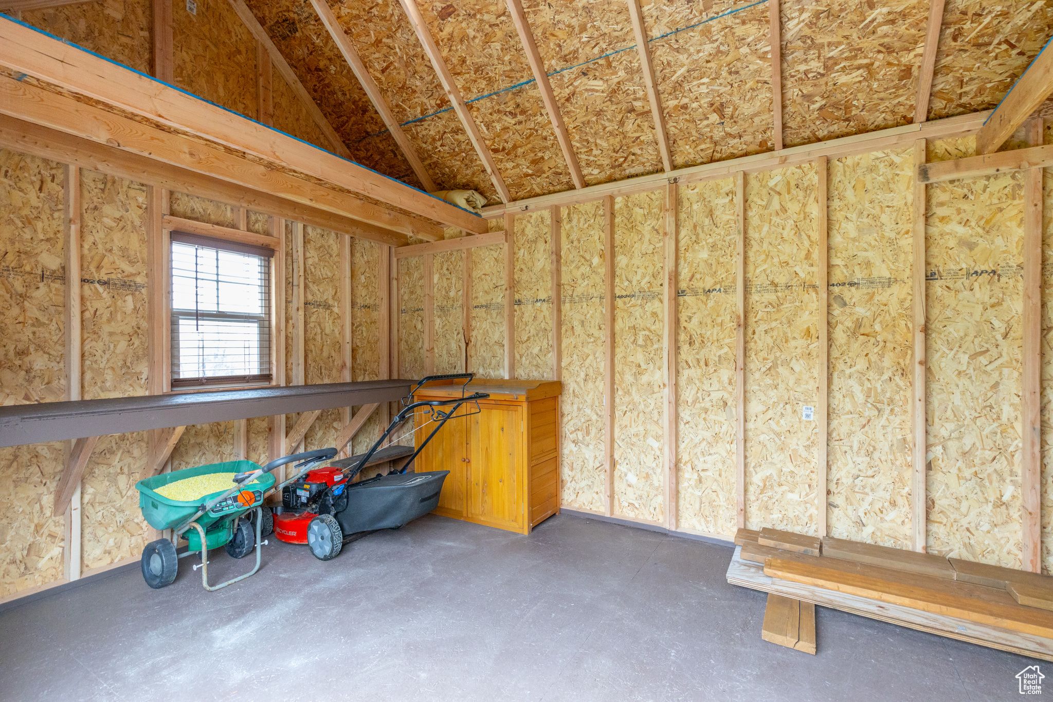5108 N WOLF RIDGE CIR
