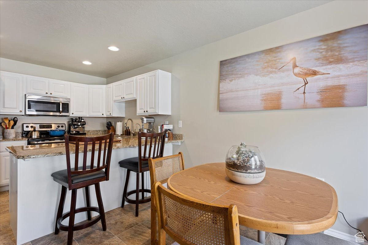 1801 E WHITETAIL DR