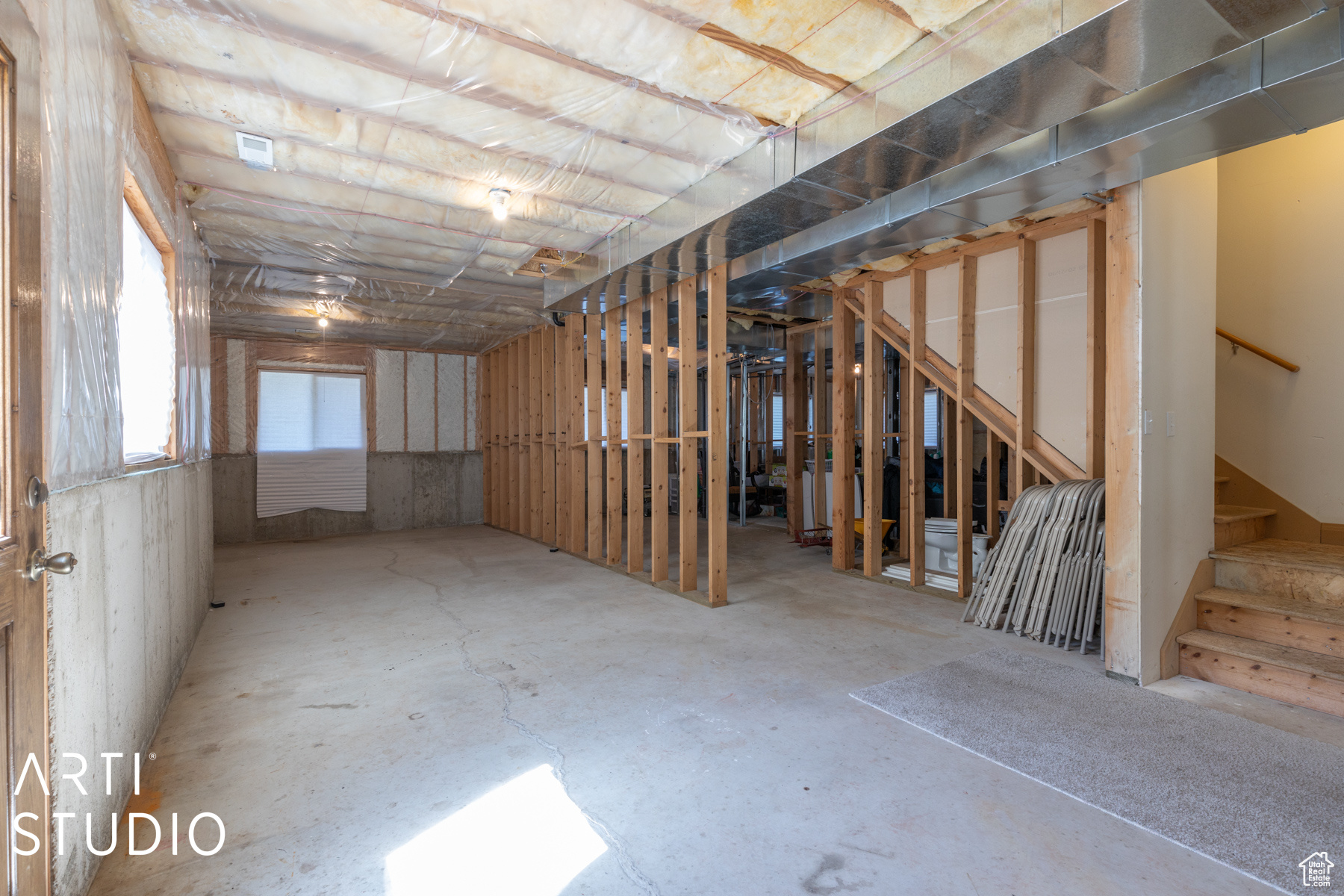 1218 N MAPLE DR