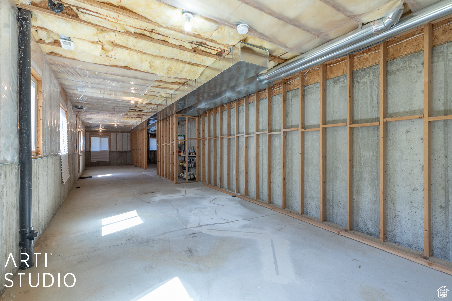1218 N MAPLE DR