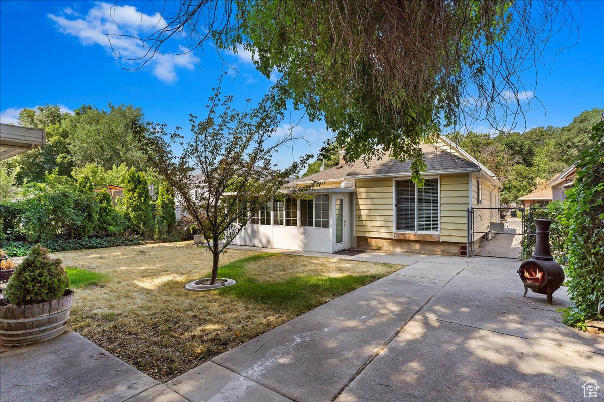 1222 PORTER AVE