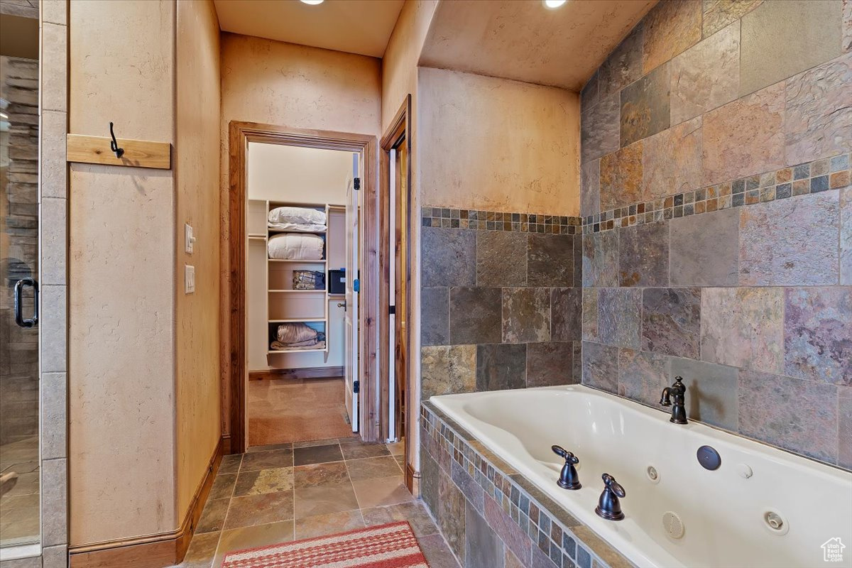 5384 E ELKHORN CIR