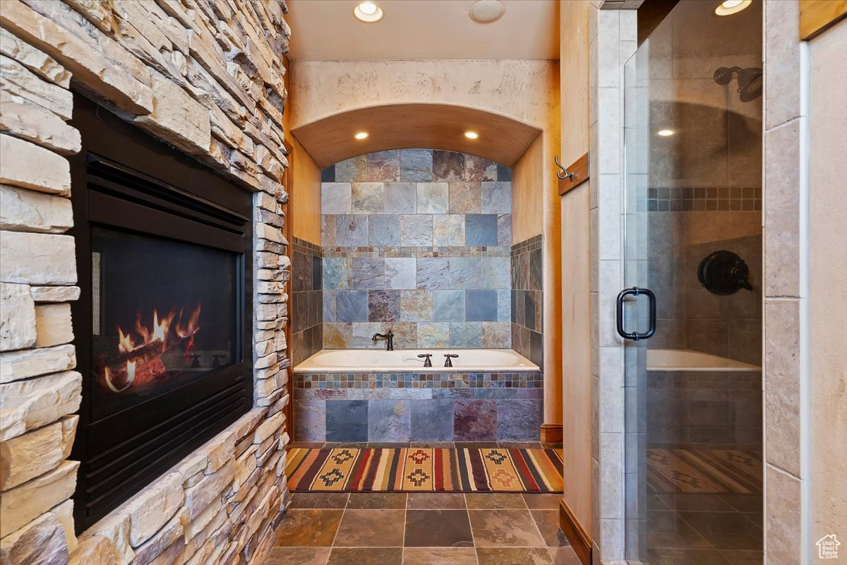5384 E ELKHORN CIR
