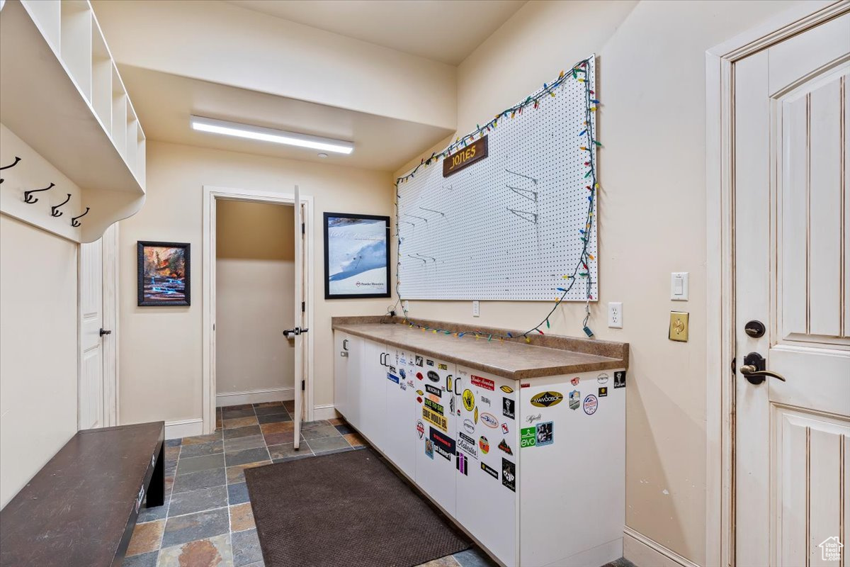 5384 E ELKHORN CIR