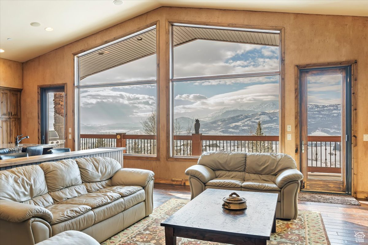 5384 E ELKHORN CIR