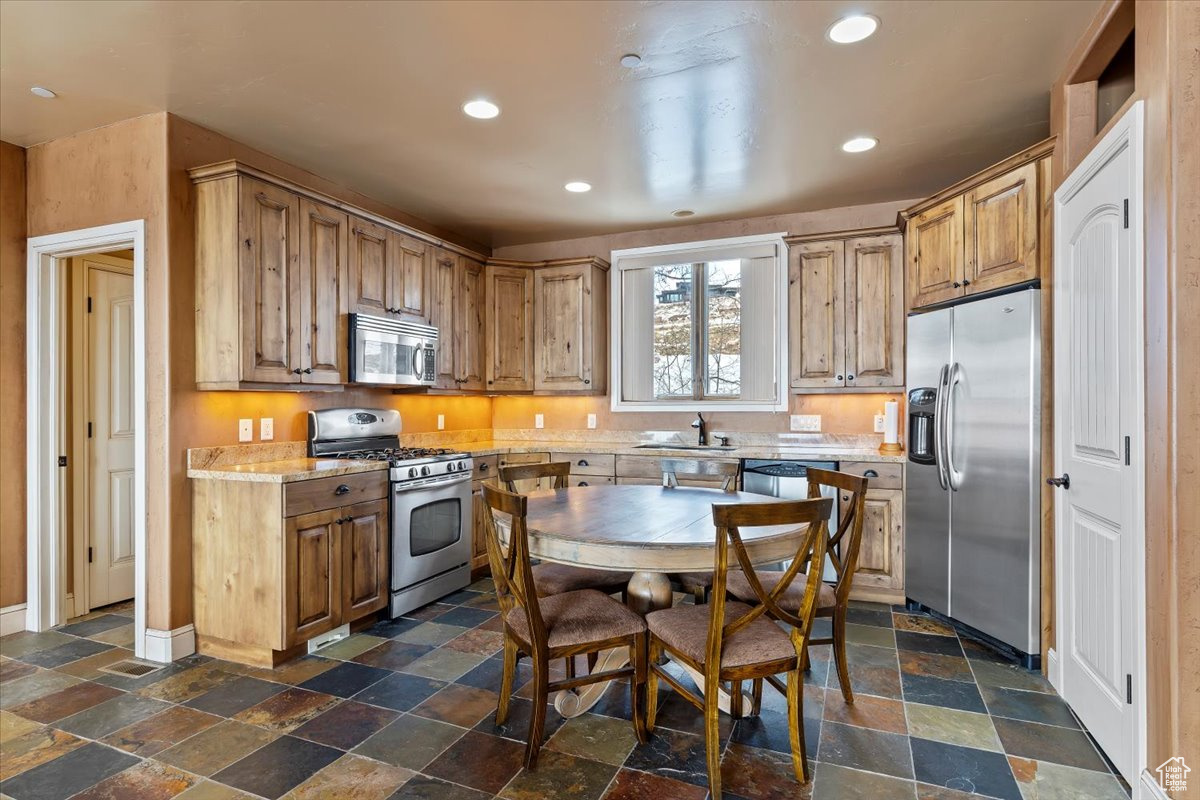 5384 E ELKHORN CIR