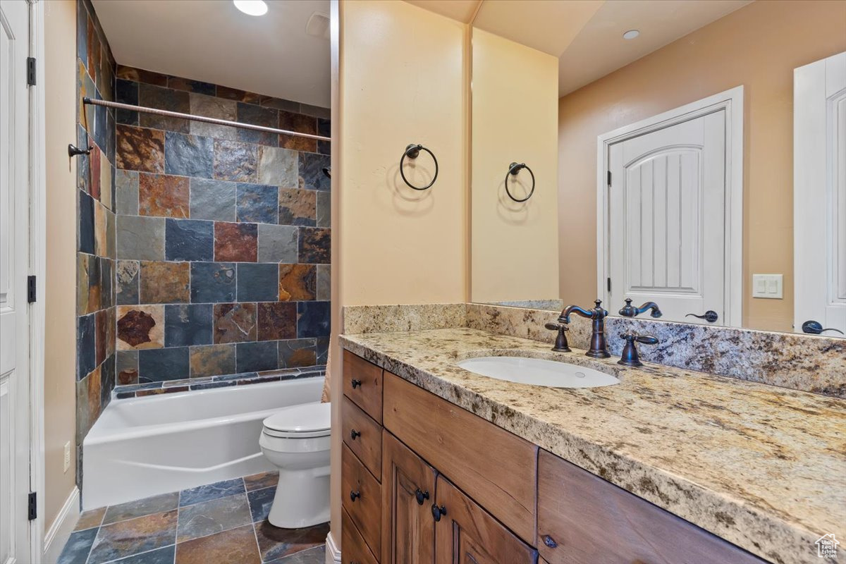5384 E ELKHORN CIR