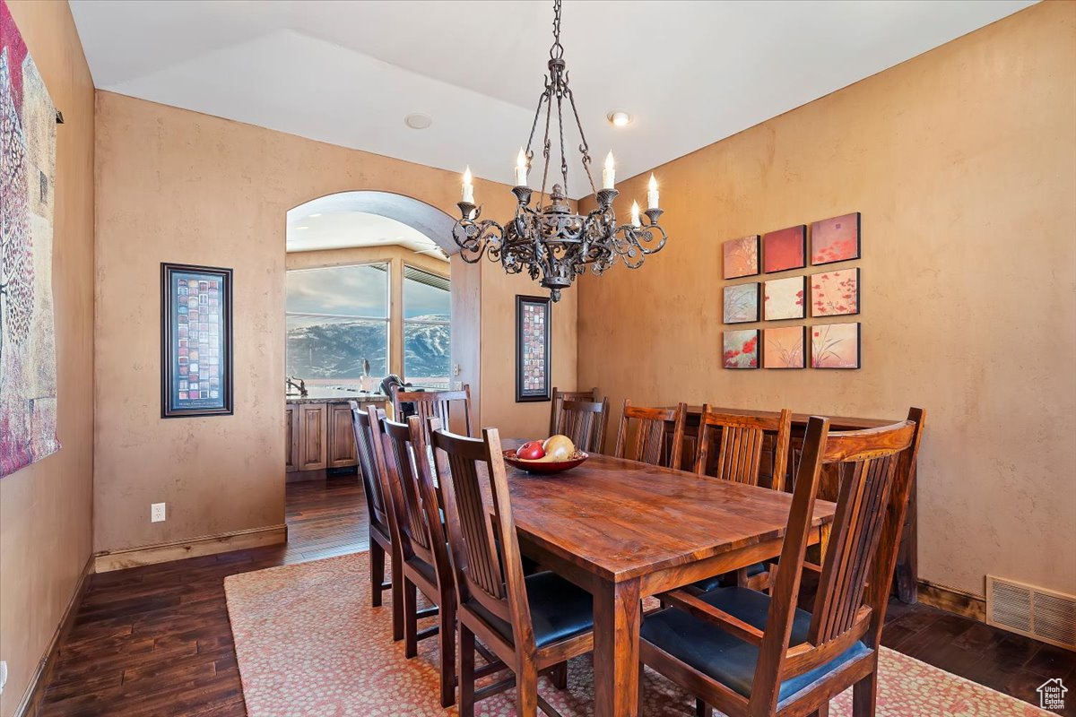 5384 E ELKHORN CIR