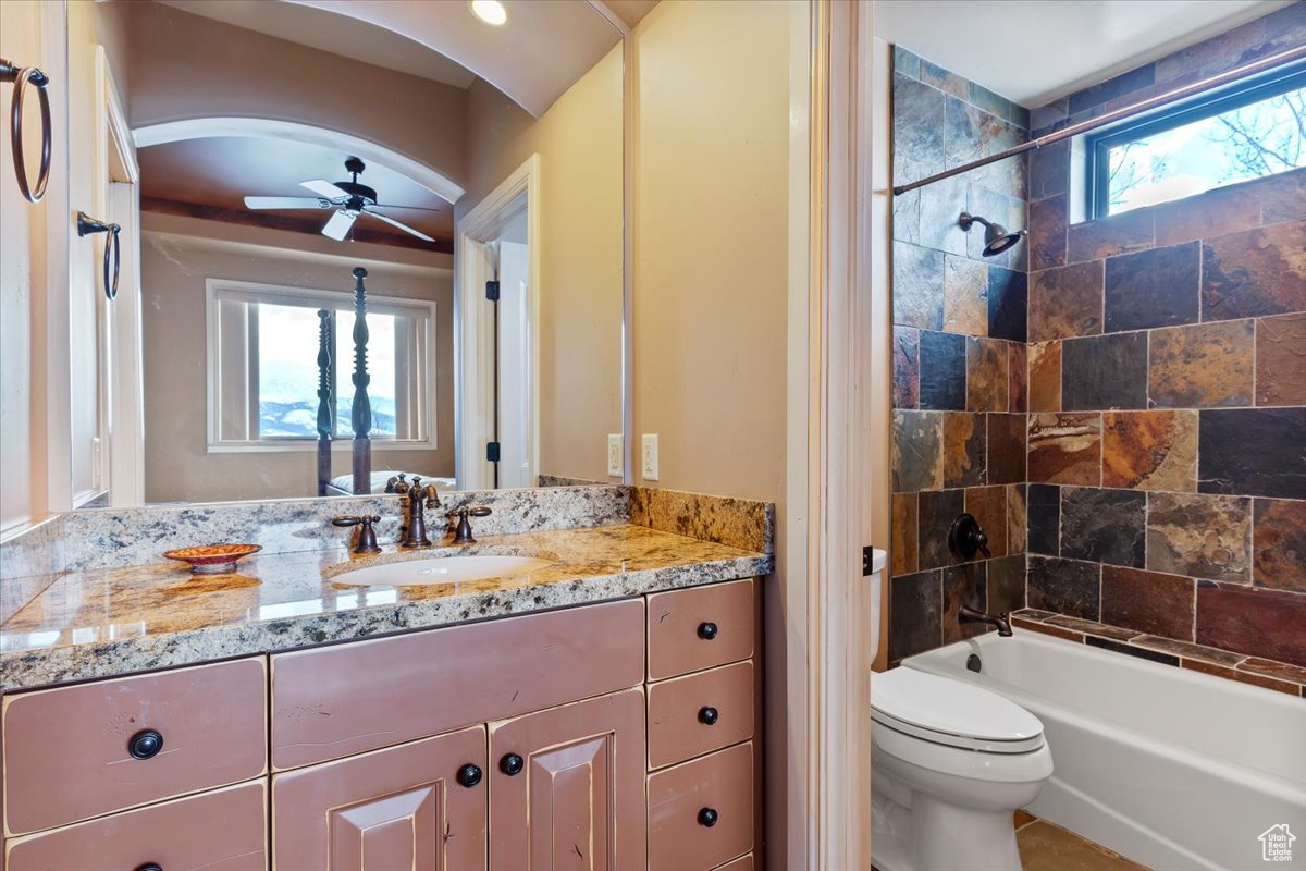 5384 E ELKHORN CIR