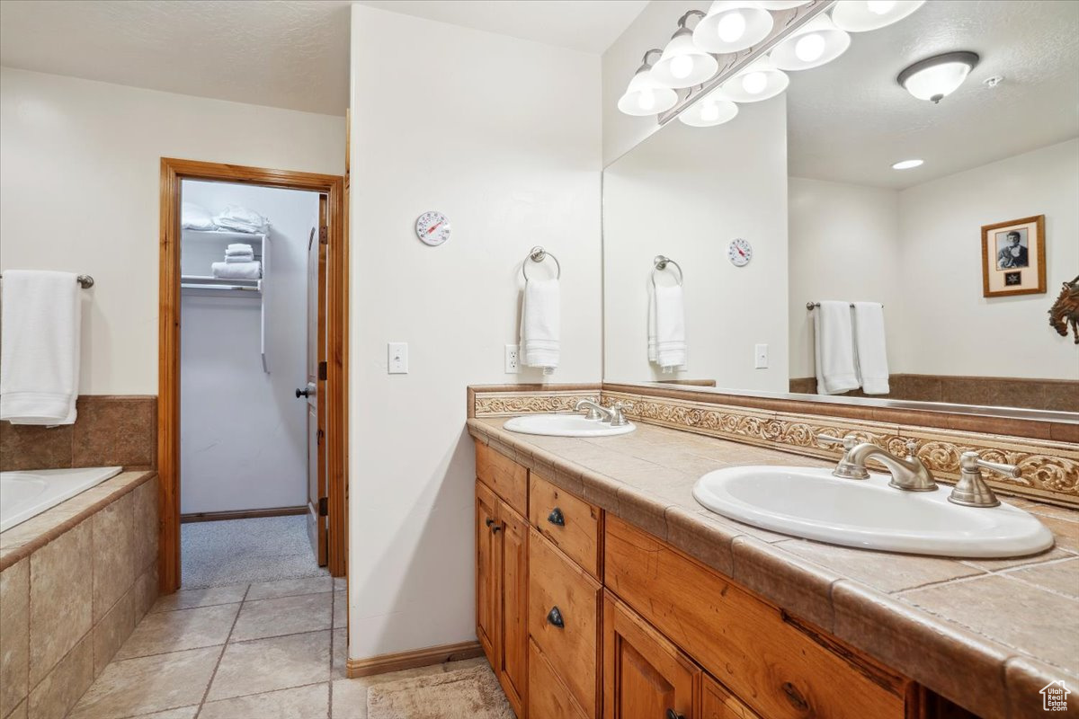 3634 N HUNTSMAN PATH #C201