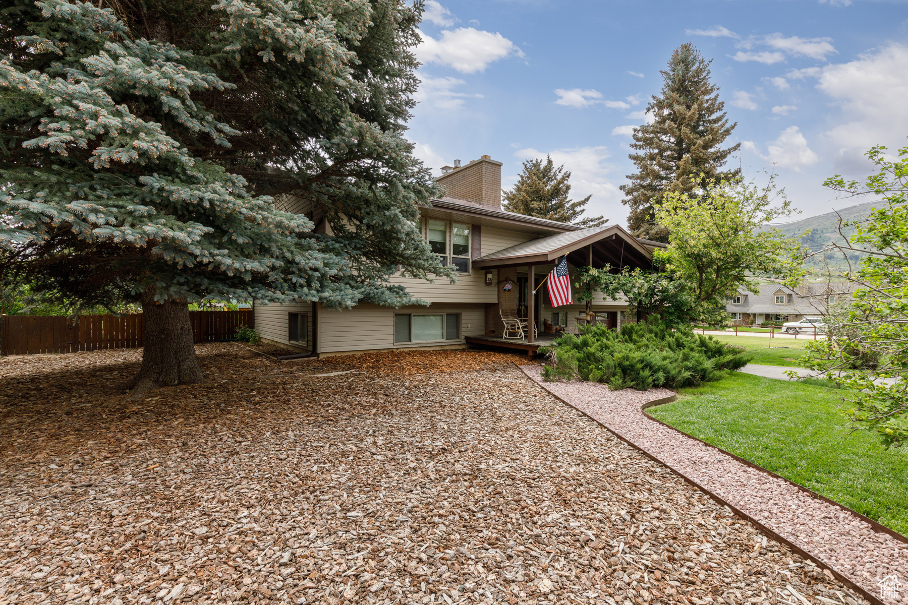 3250 N RIVER DR