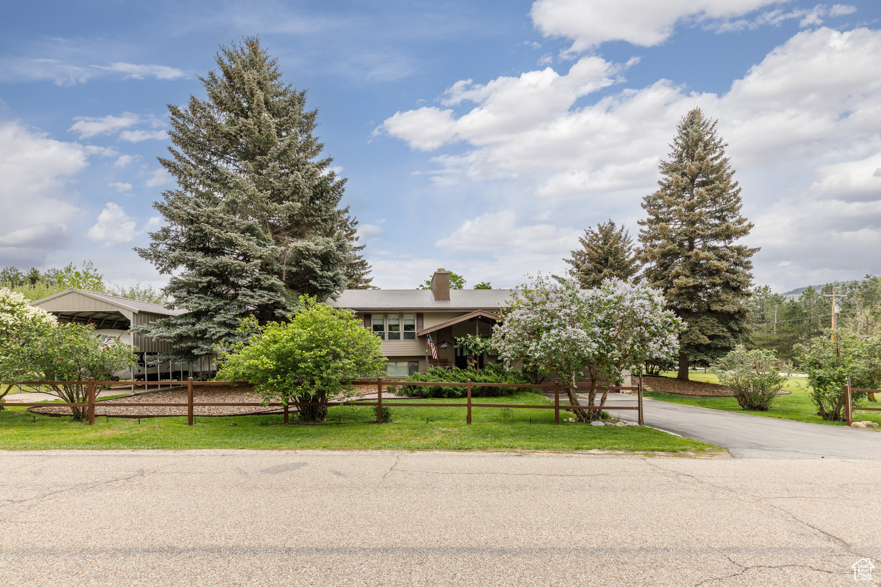 3250 N RIVER DR