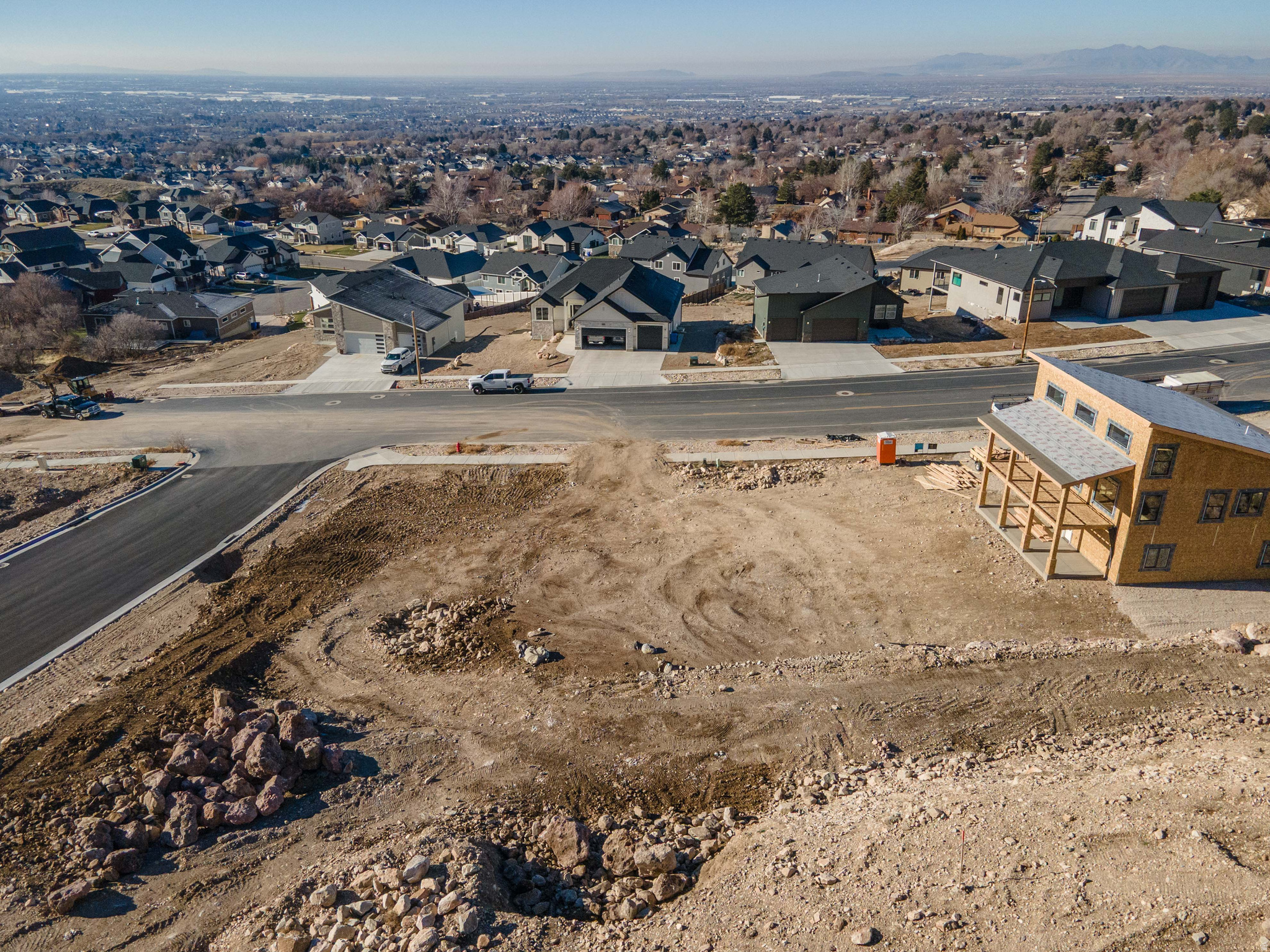 3032 N MOUNTAIN RD Unit: 213