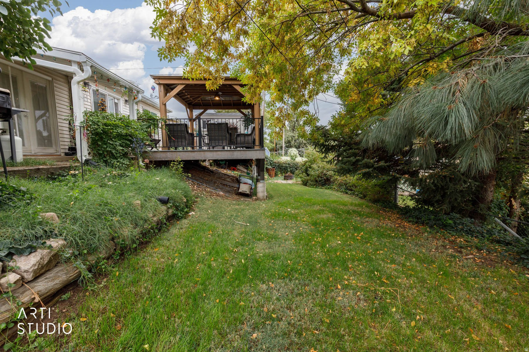 915 HISLOP DR