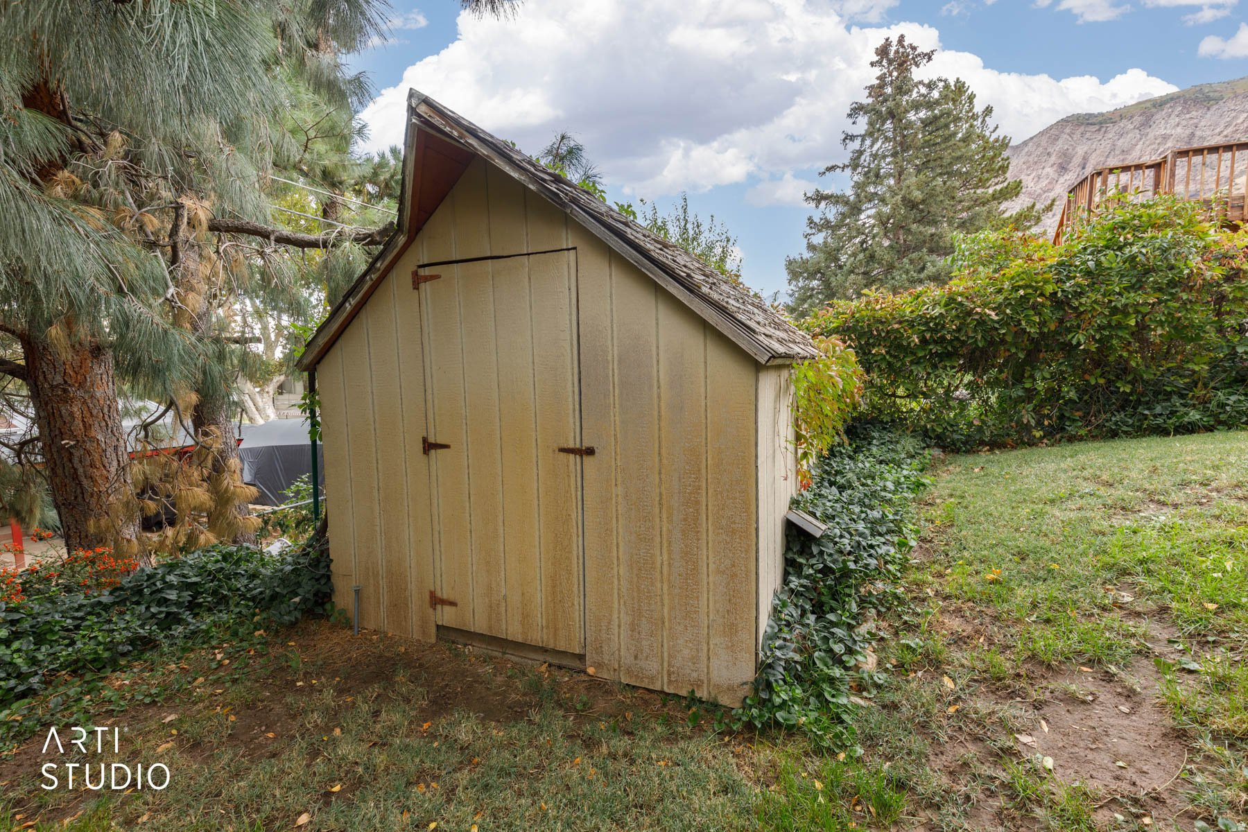 915 HISLOP DR