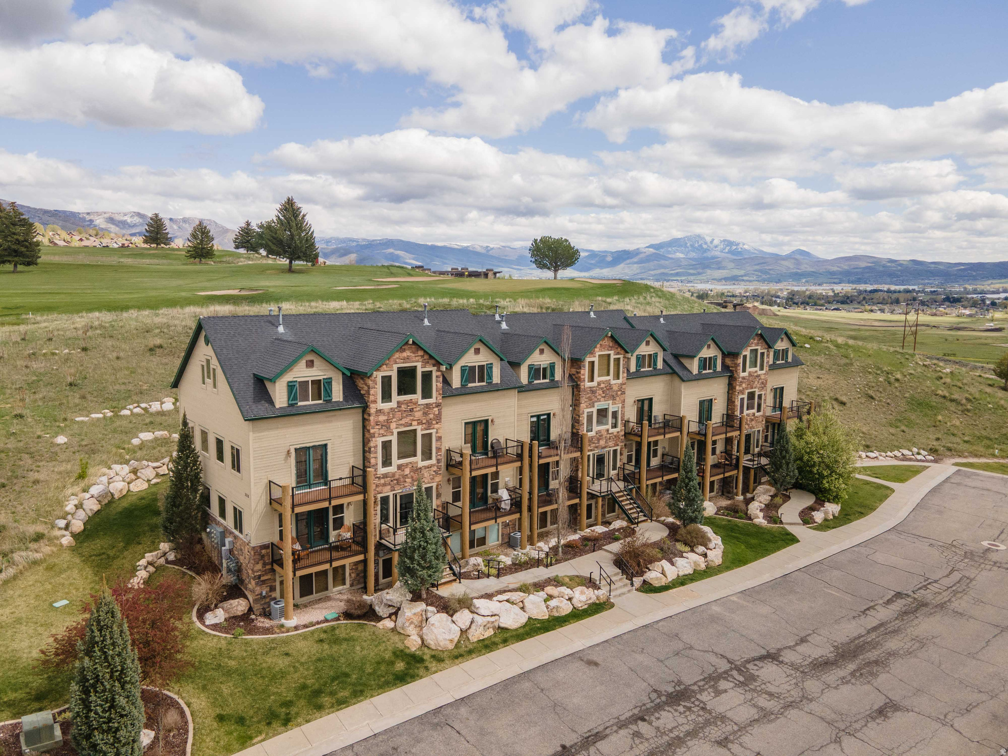 3518 N MOOSE HOLLOW #1403