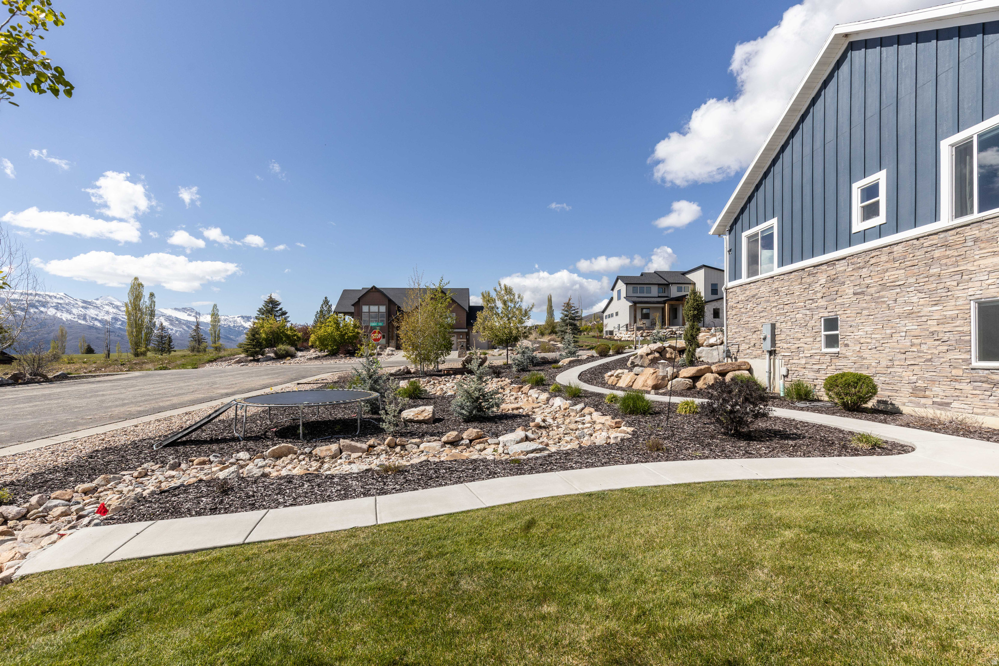 3568 N ELKRIDGE TRL