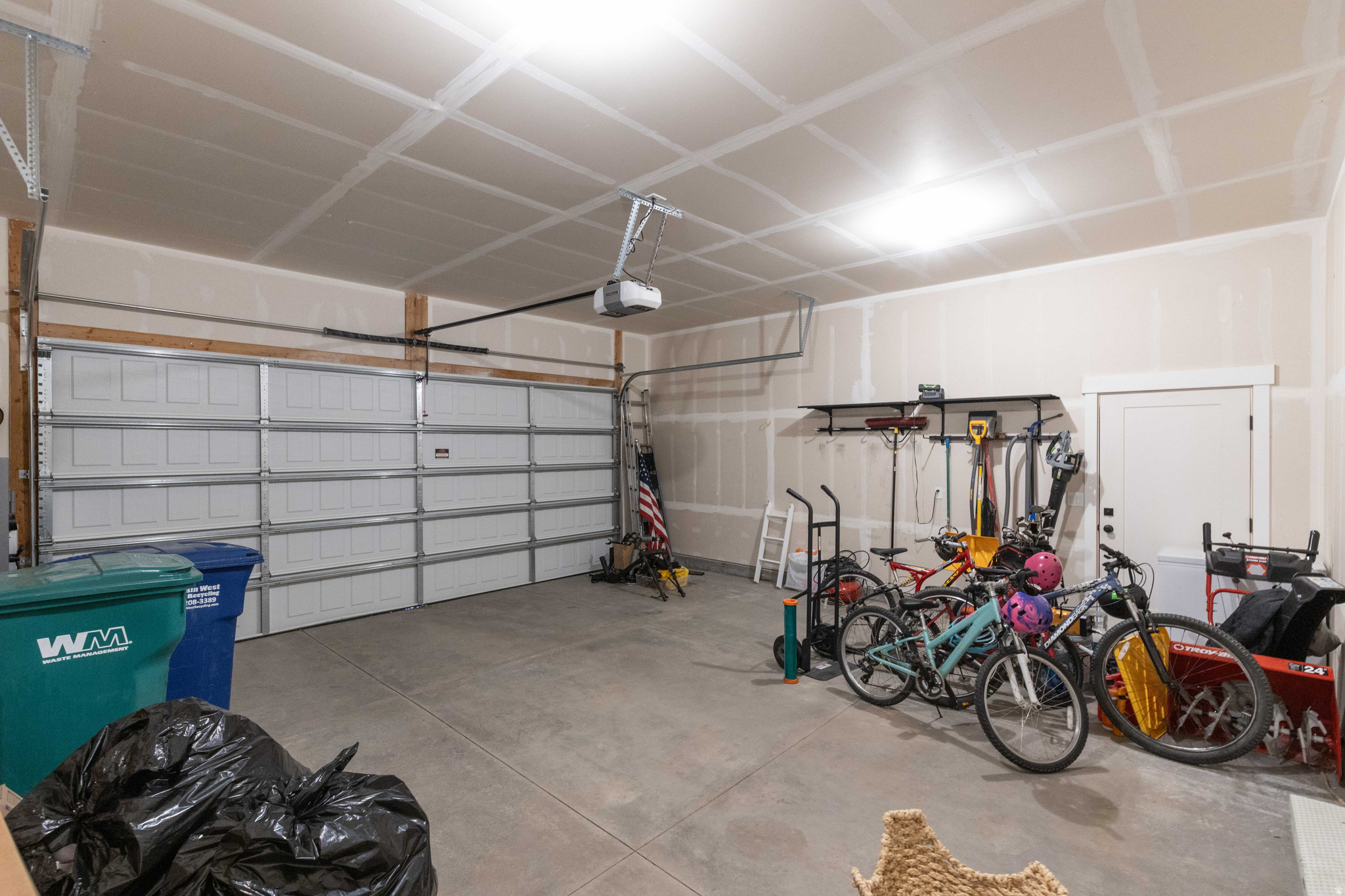 3568 N ELKRIDGE TRL