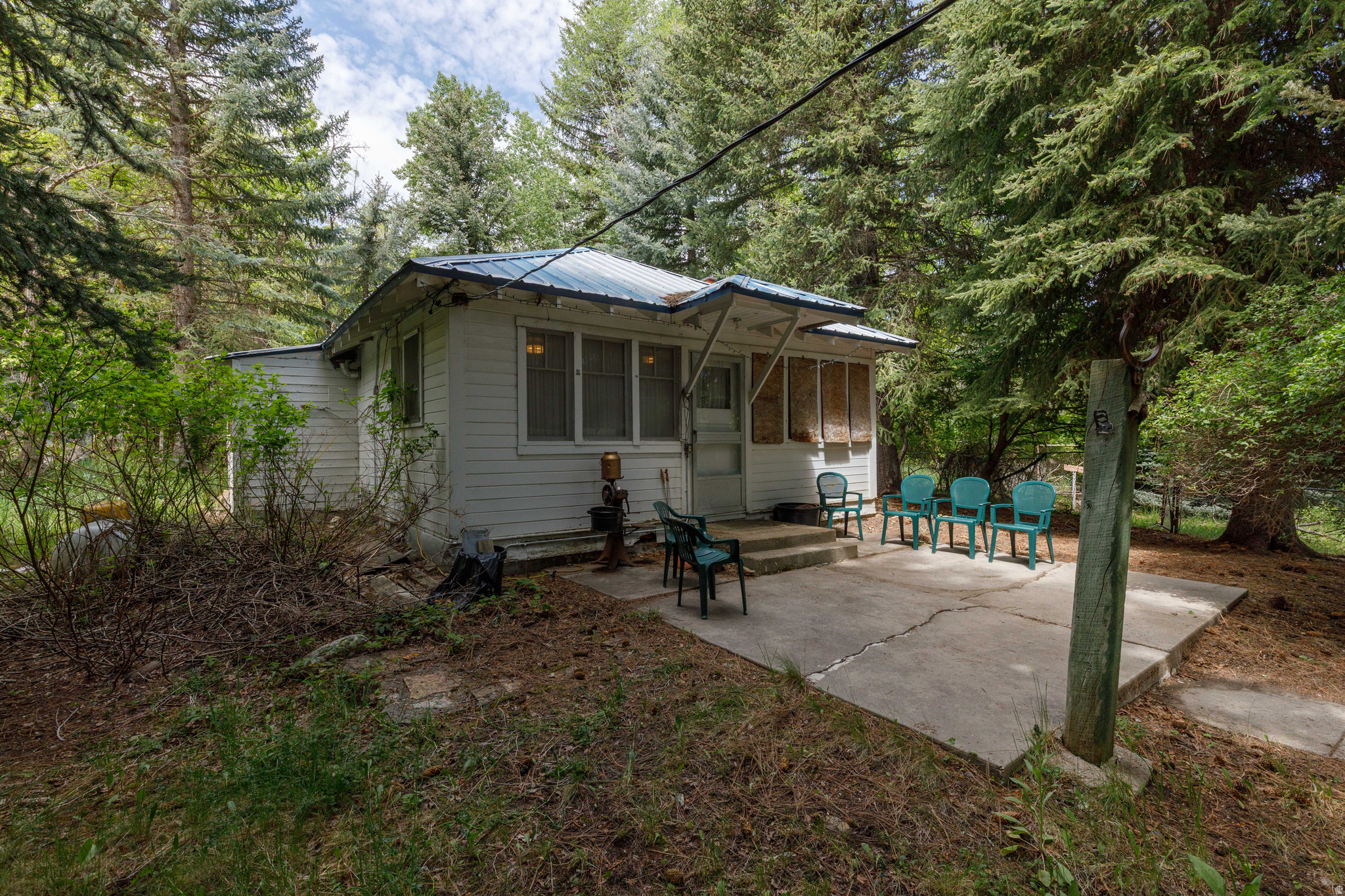 6449 N NORTH FORK RD