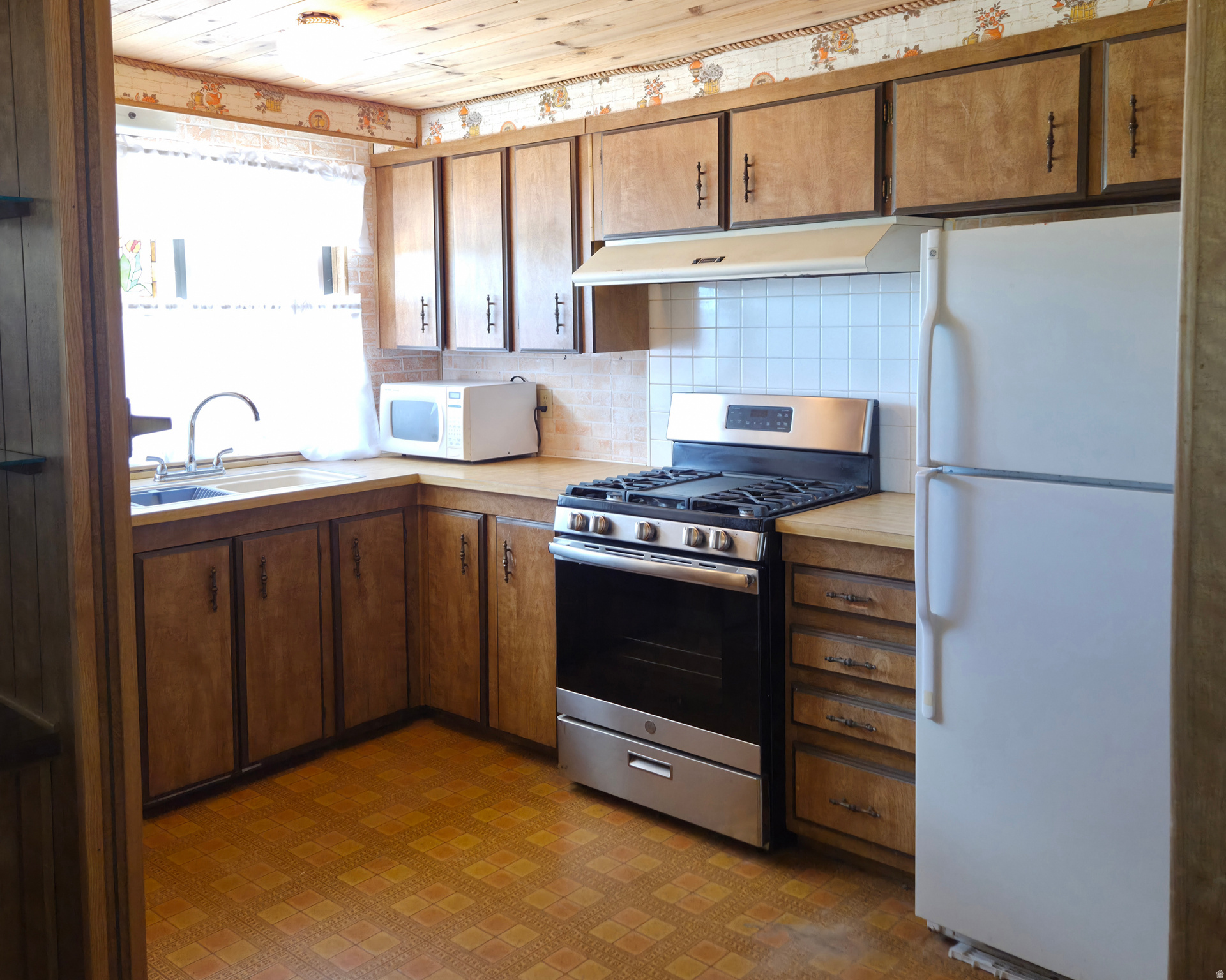 921 E BREEZE WAY #180