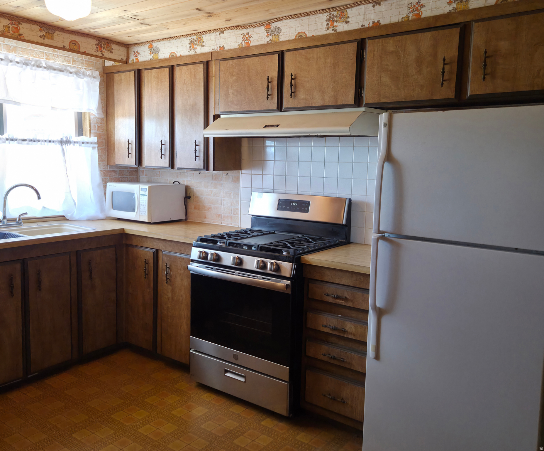 921 E BREEZE WAY #180