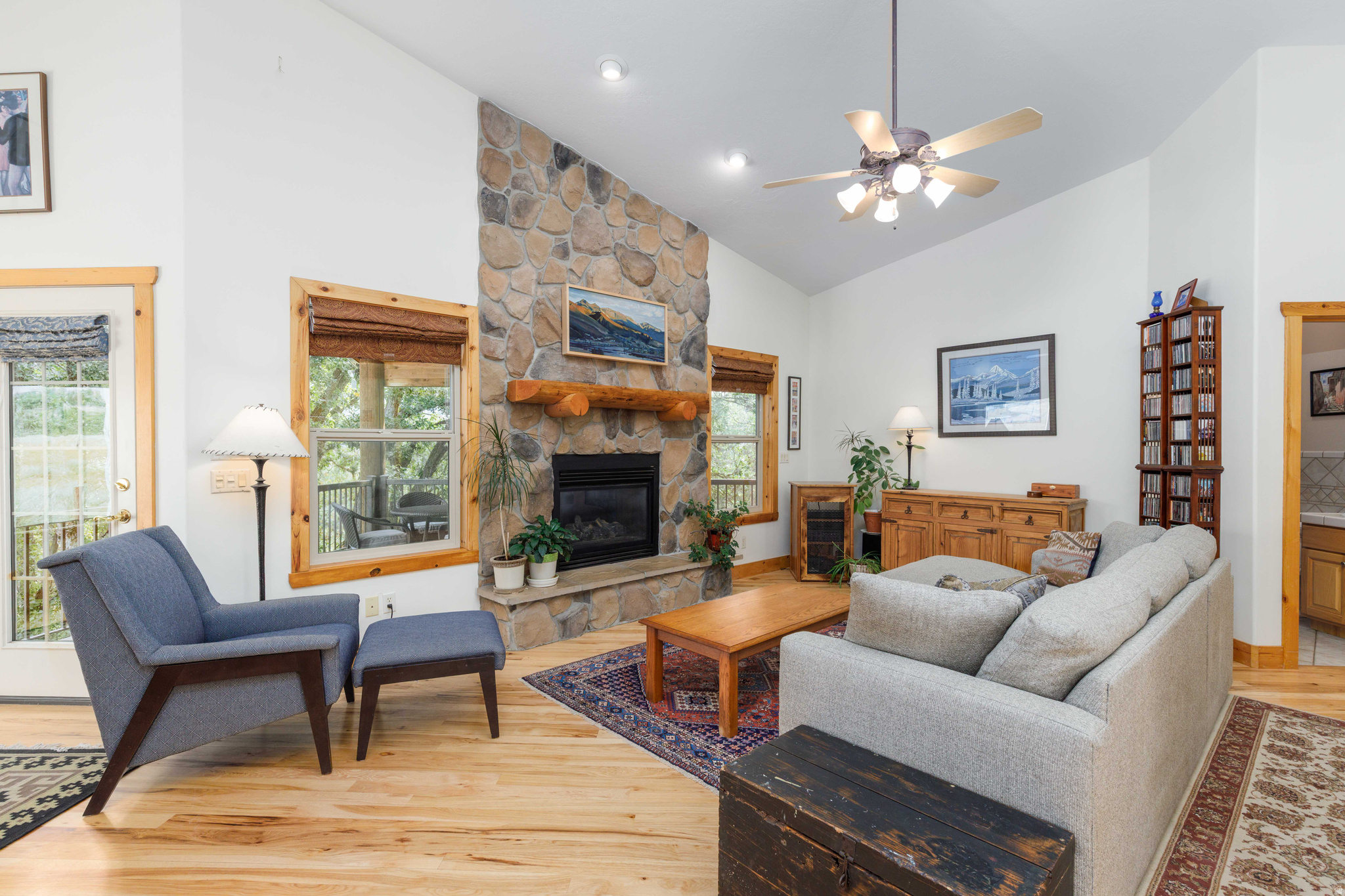 3448 N FULLER DR
