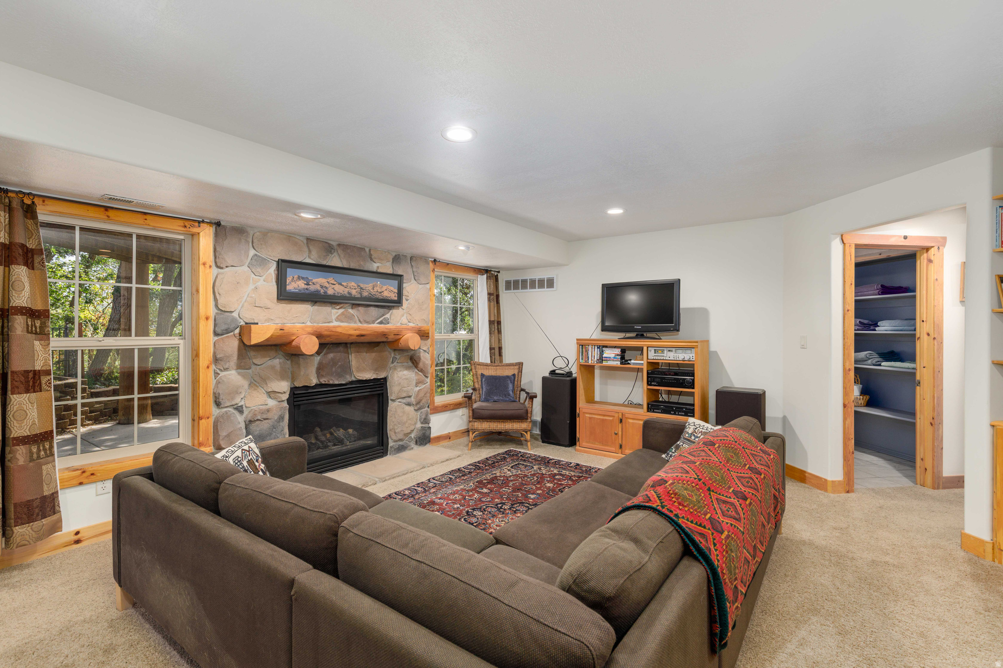3448 N FULLER DR