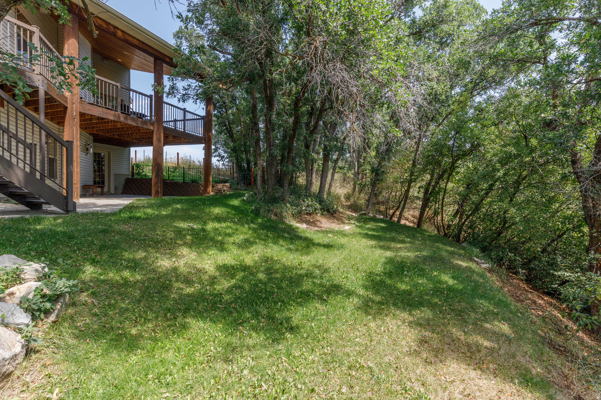 3448 N FULLER DR