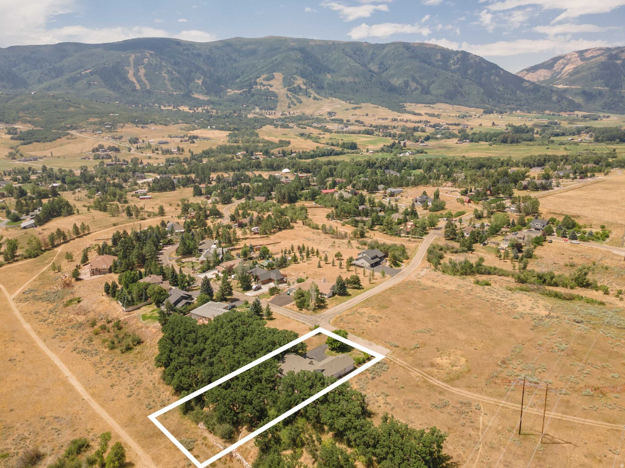 3448 N FULLER DR