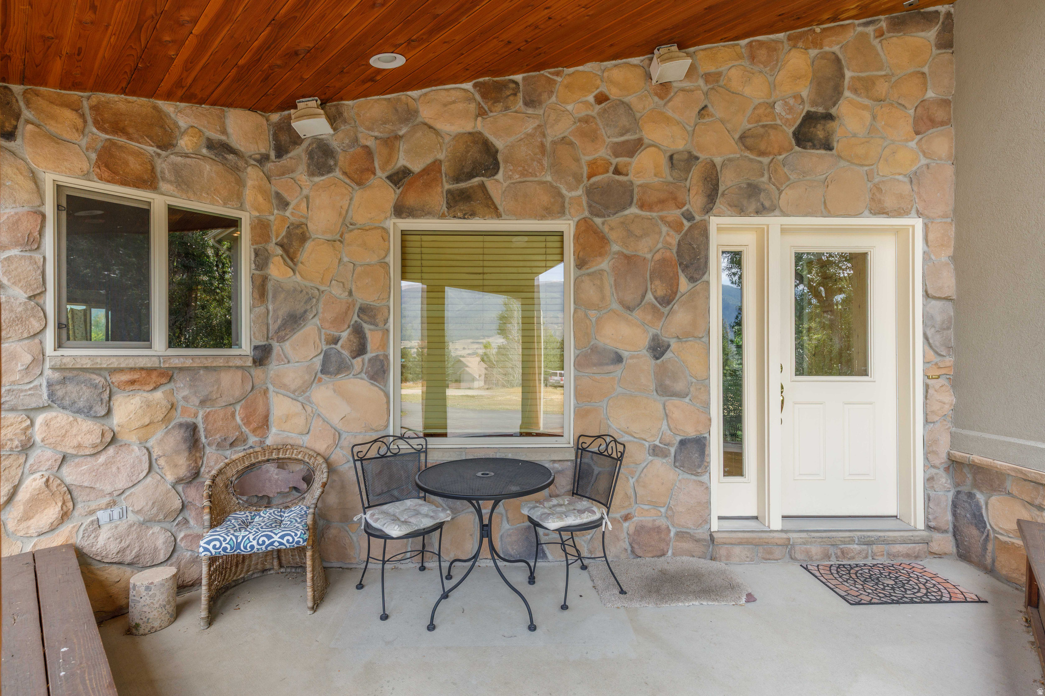 3448 N FULLER DR