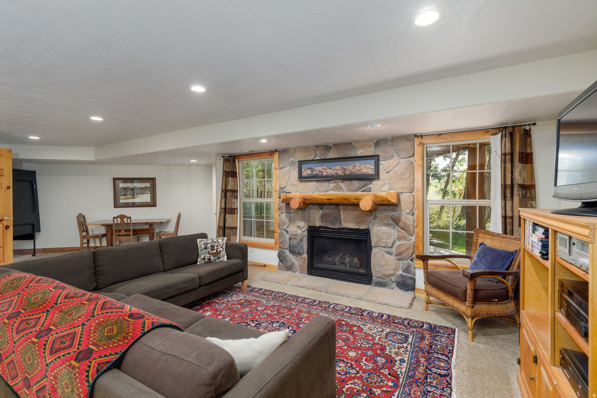 3448 N FULLER DR