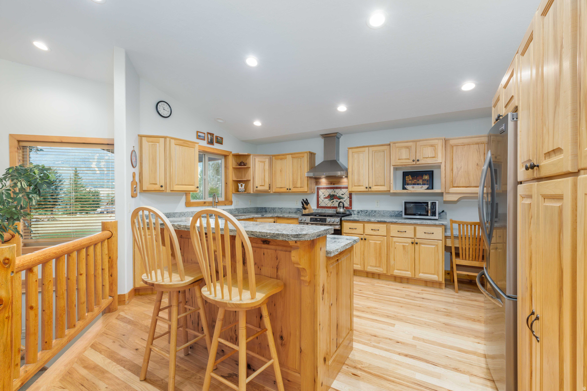 3448 N FULLER DR