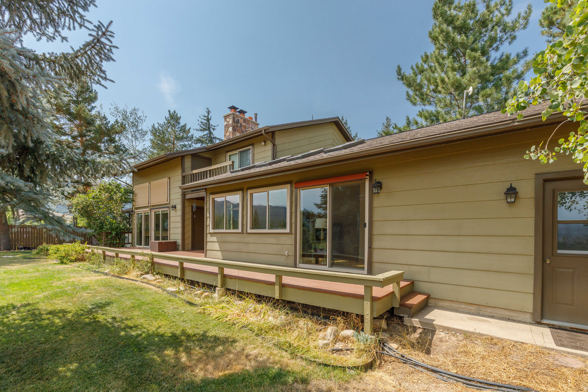 4573 E FULLER DR